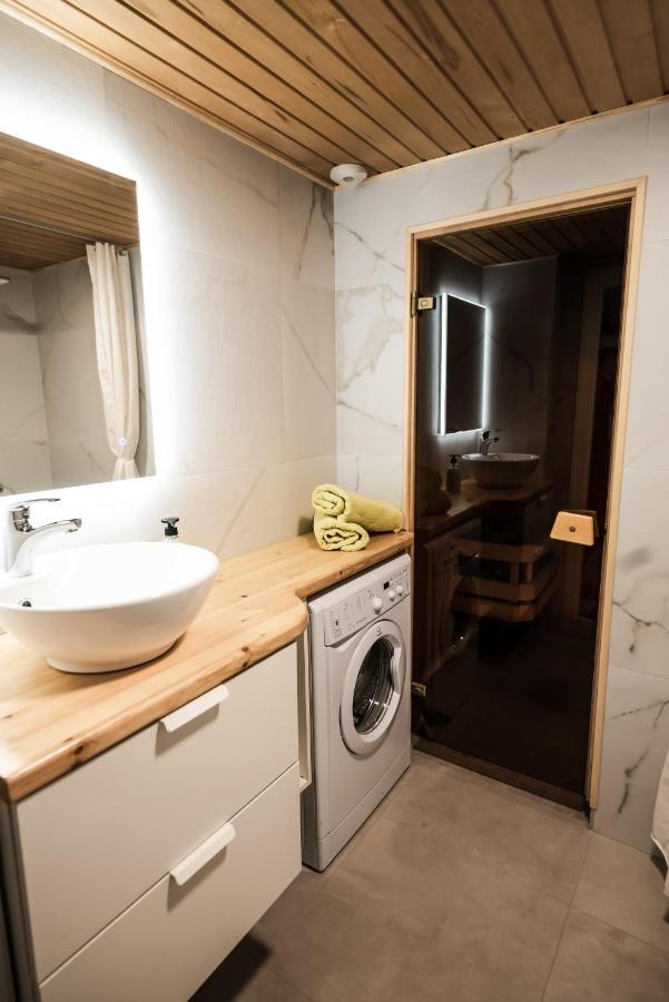 Cabin Guesthouse With Free Parking Pärnu Buitenkant foto
