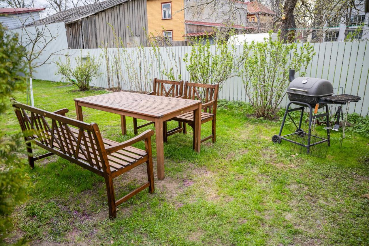 Cabin Guesthouse With Free Parking Pärnu Buitenkant foto