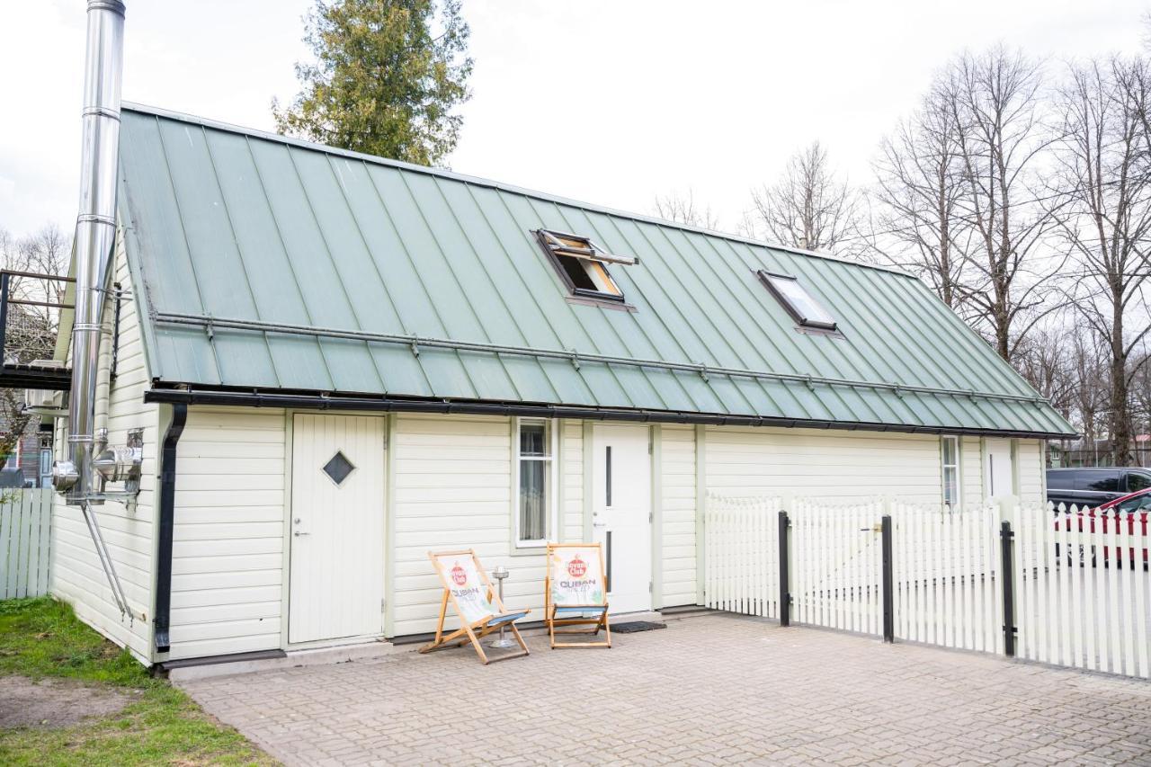 Cabin Guesthouse With Free Parking Pärnu Buitenkant foto